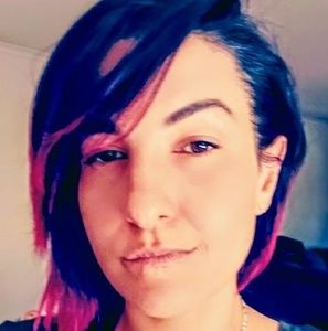 Meet your Posher, Cassandra